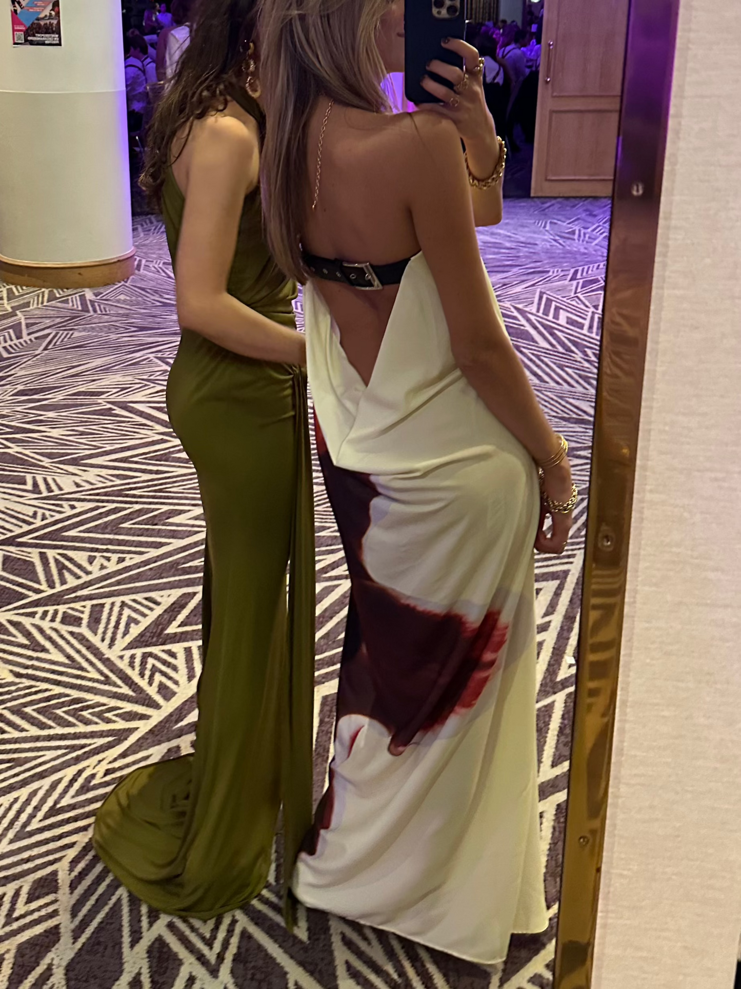Antheia van Rat & Boa - jurk met leren riem en orchideënprint te huur bij POOMBIES, jurk huren voor gala of feest