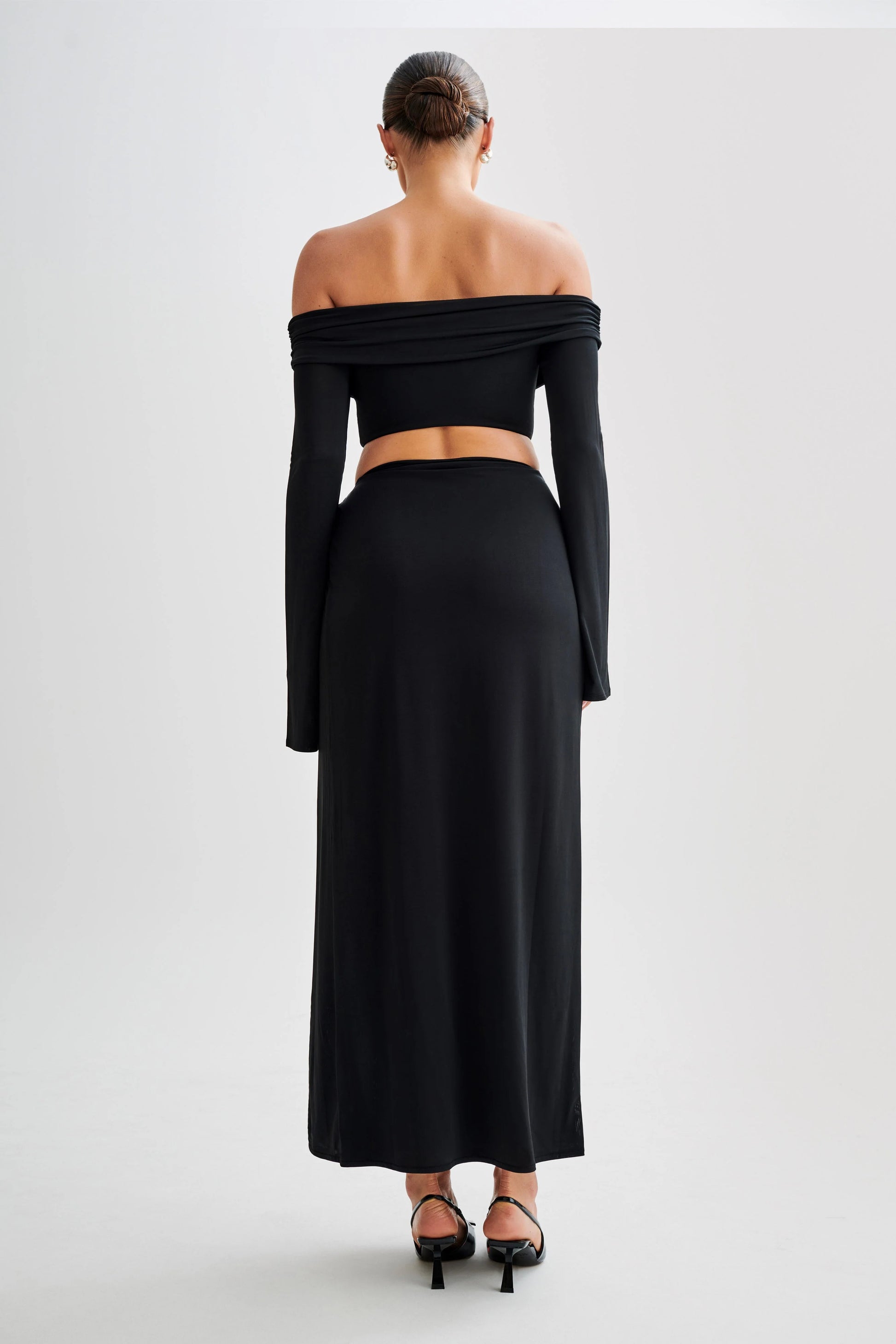 Carmyn Set van Meshki - tweedelige set met top en rok te huur bij POOMBIES, jurk huren voor gala of feest
