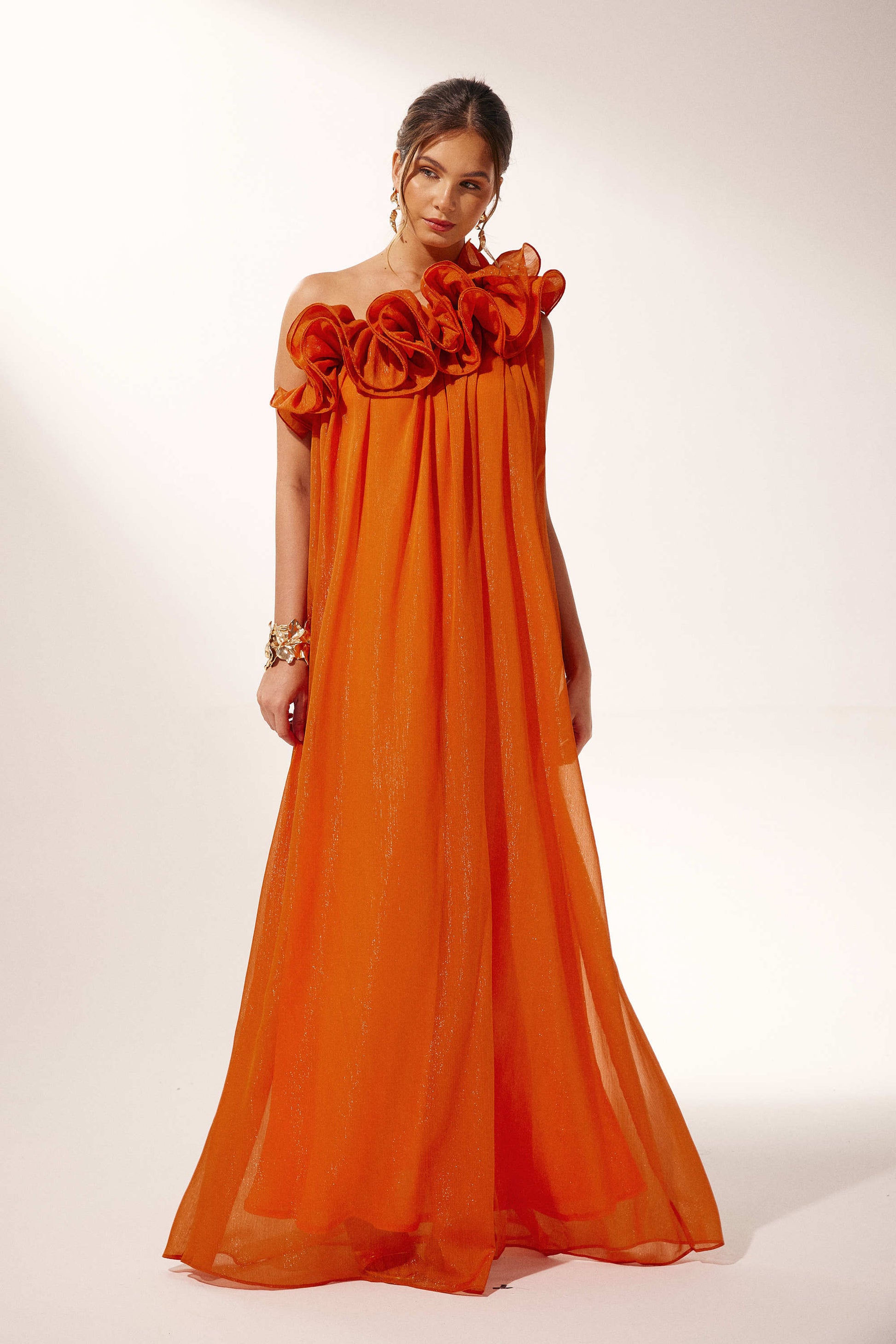 Hedda van Sunfere - maxi-jurk met één schouder en bloemenprint te huur bij POOMBIES, jurk huren voor gala of feest
