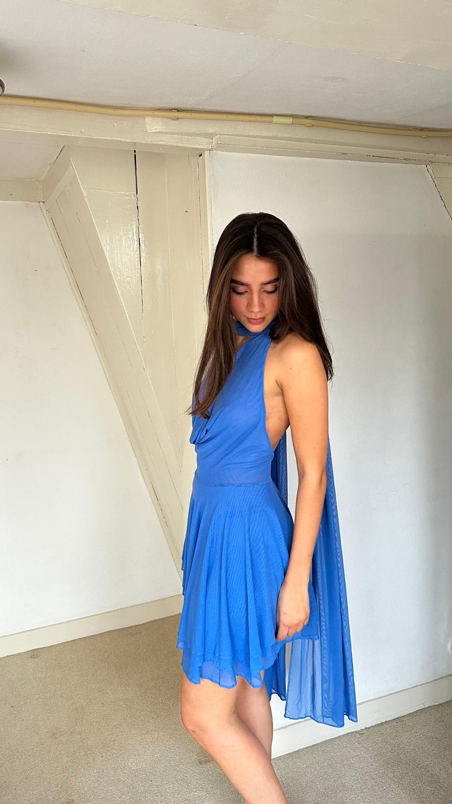 Freya van Raphaella Santana - elegante jurk te huur bij POOMBIES, jurk huren voor gala of feest